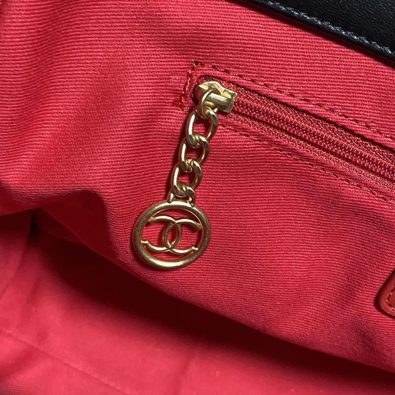 Ch*el tote calfskin & gold-tone metal black